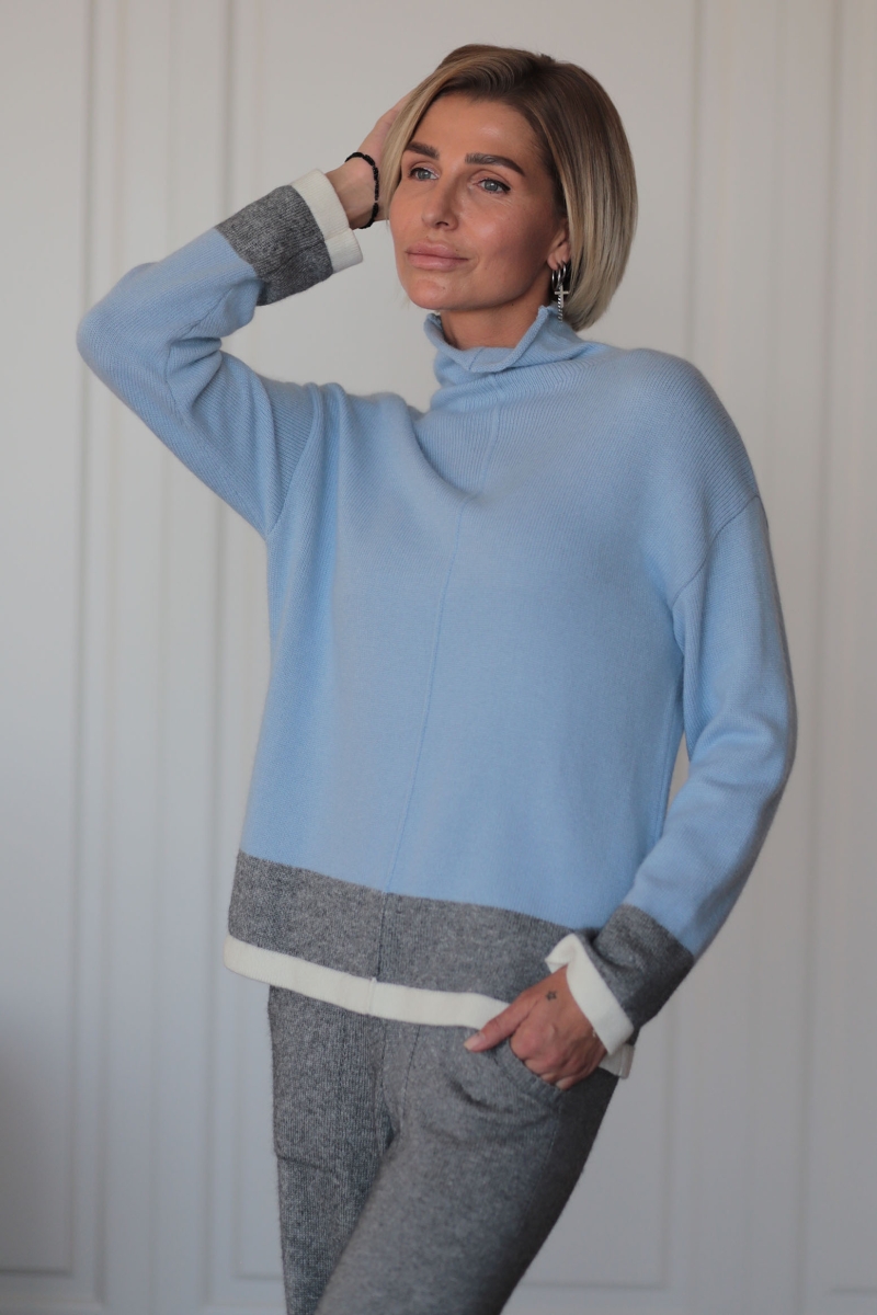 Джемпер из кашемира голубой LND23-15-3047