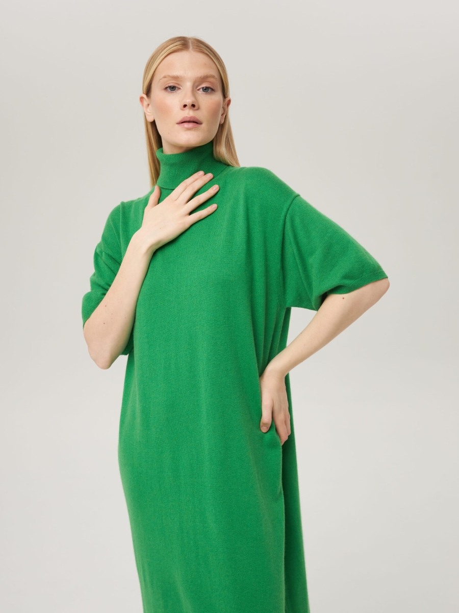 Платье-свитер с коротким рукавом зеленое L202302-3057