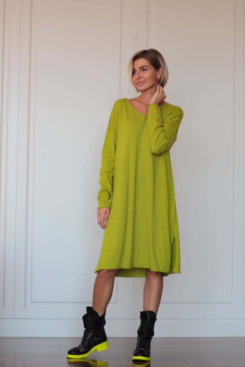 Платье из кашемира с V-образным вырезом лимонное L202304-3018