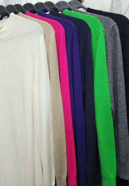 Платье с широким воротником и разрезом зеленое L202305A-3057