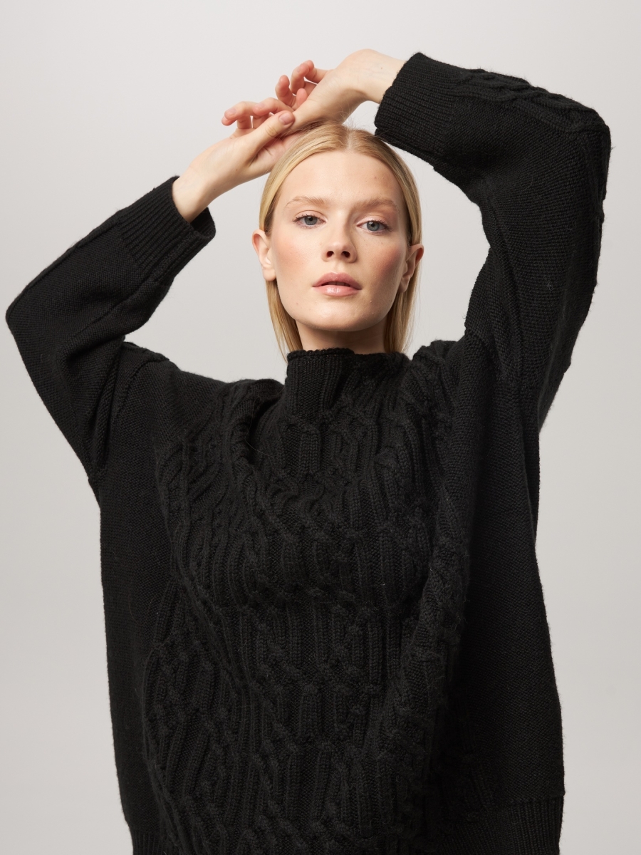 Джемпер оверсайз с косами черный L202316-3068