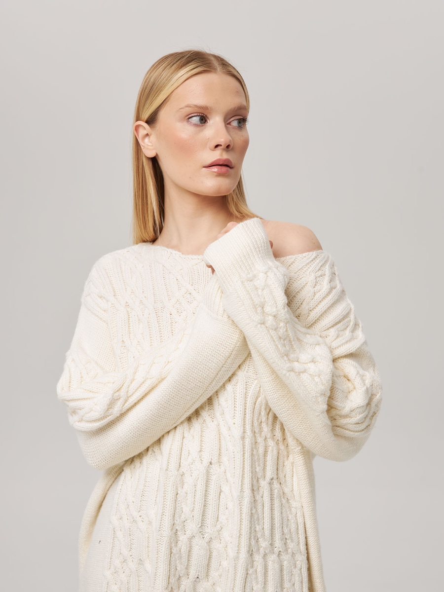 Джемпер оверсайз с косами белый L202316-3080