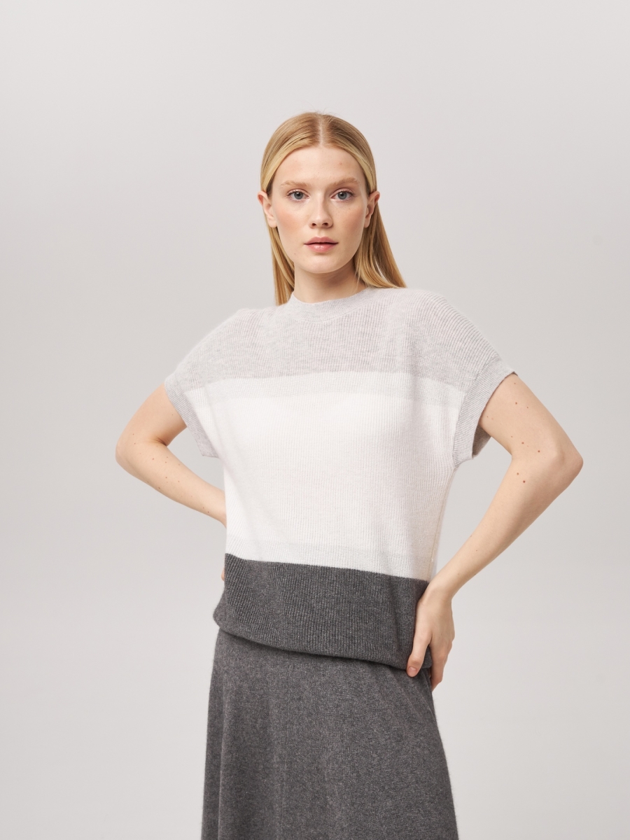 Джемпер с коротким рукавом светло-серый P-006-3079