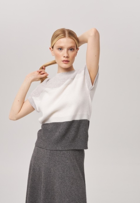 Джемпер с коротким рукавом светло-серый P-006-3079