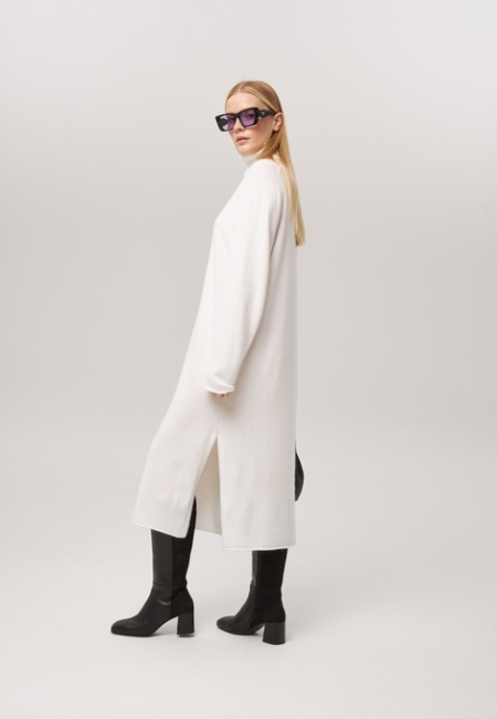 Платье из кашемира с высоким горлом белое L202309-3080