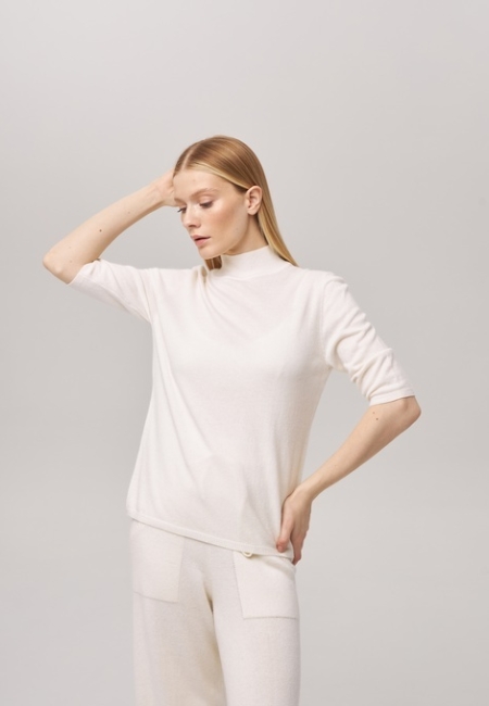 Джемпер с коротким рукавом и воротником белый L202308-3080