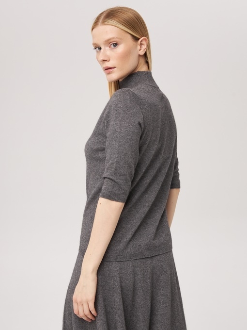 Джемпер с коротким рукавом и воротником графитовый L202308-3030