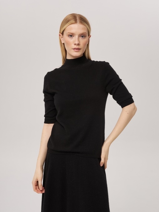 Джемпер с коротким рукавом и воротником черный L202308-3068