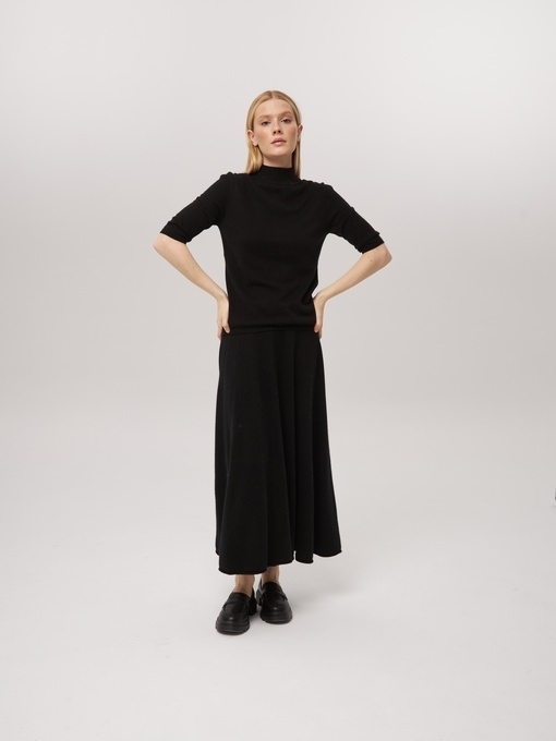 Джемпер с коротким рукавом и воротником черный L202308-3068