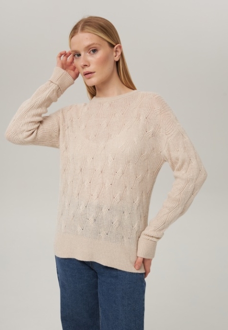 Джемпер с косами светло-бежевый P-007-3034