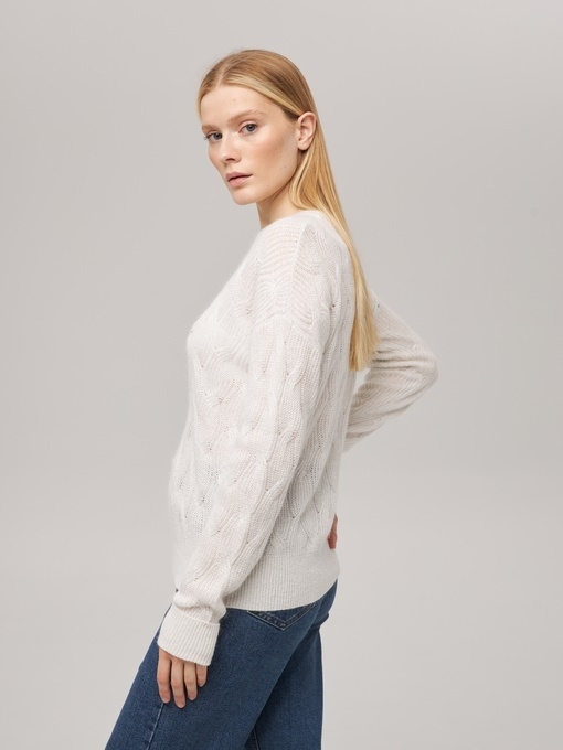 Джемпер с косами белый P-007-3080