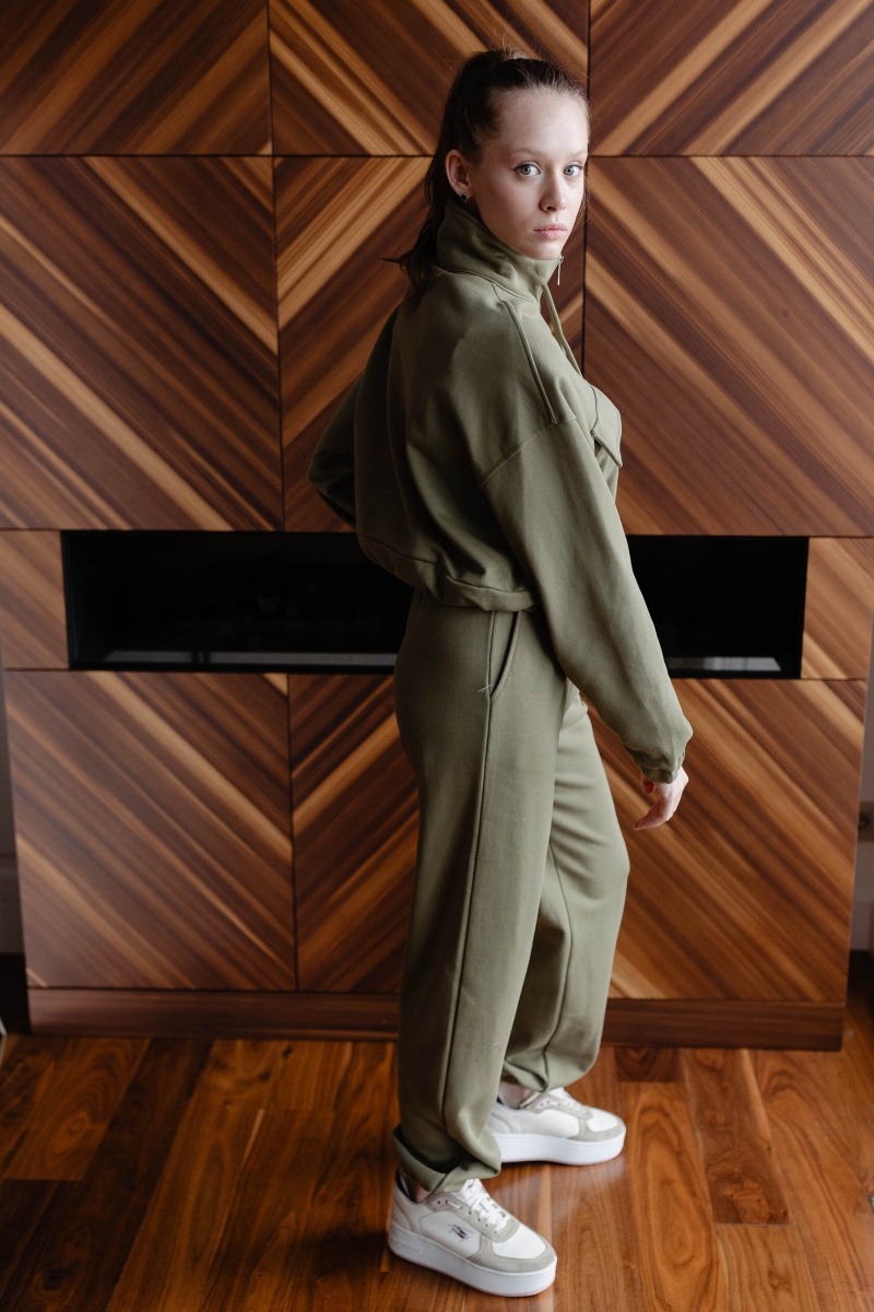 Костюм с карманами оливковый 6831-olive