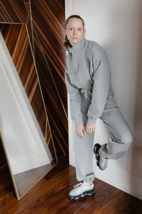 Костюм с укороченной кофтой серый 6828-gray