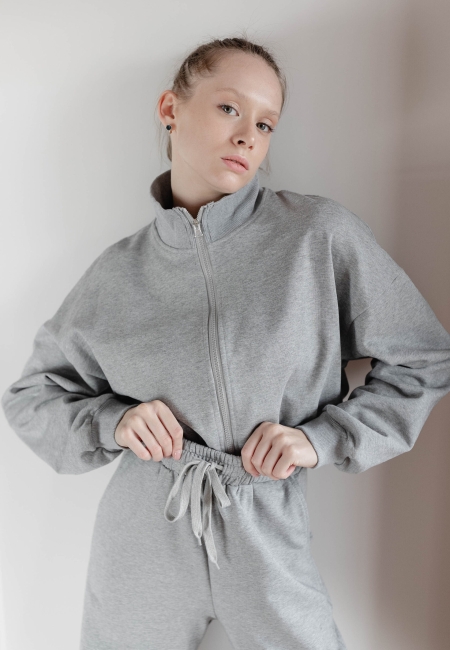 Костюм с укороченной кофтой серый 6828-gray