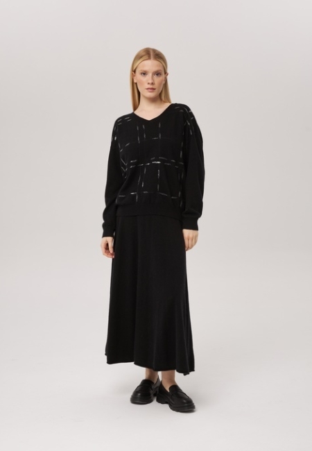 Джемпер с V-образным вырезом черный P-008-3068