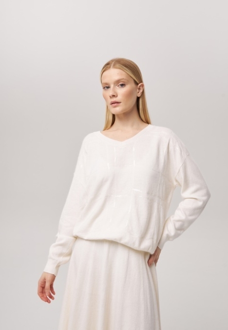 Джемпер с V-образным вырезом белый P-008-3080