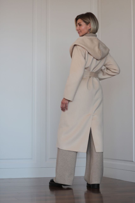 Пальто из кашемира с капюшоном молочное LP005-3080